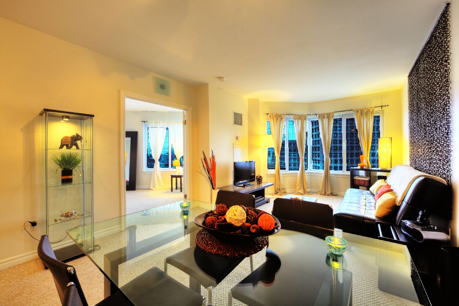 Saving Money by Staying in a Furnished Apartment During Business Travel